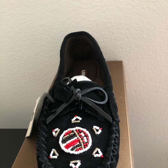 Black Suede Moccasins w beaded design. Never warn. - Picture 2 of 3